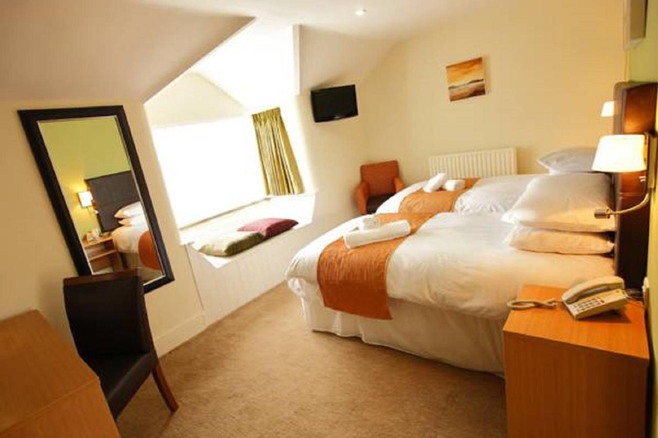 Rose And Crown Hotel Porthcawl Exterior photo